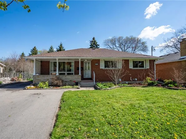 104 Boniface Ave, Kitchener, ON N2C 1L9