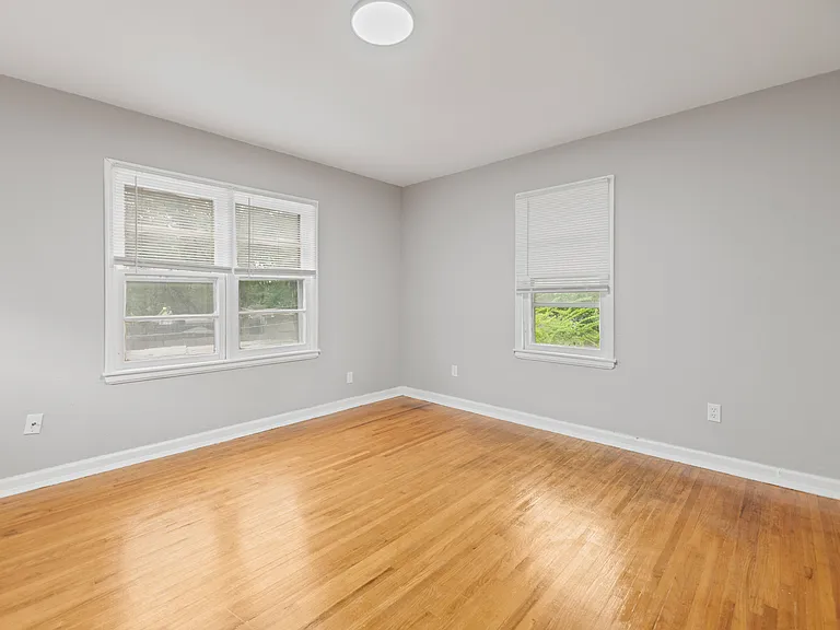 119 S Custer Ave — Photo 10