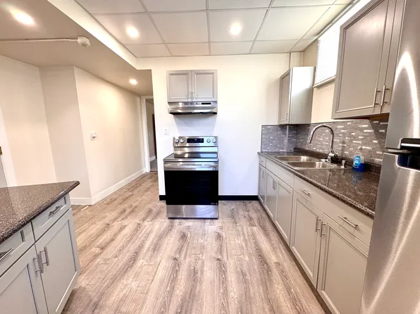 143 Pidge Ave APT 5, Pawtucket, RI 02860