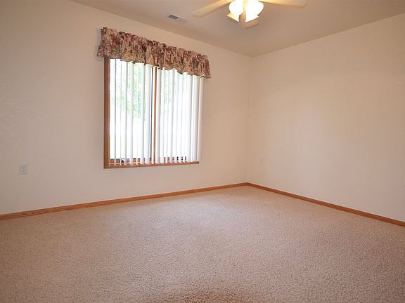 5th image of 1412 Stone Ln APT 416