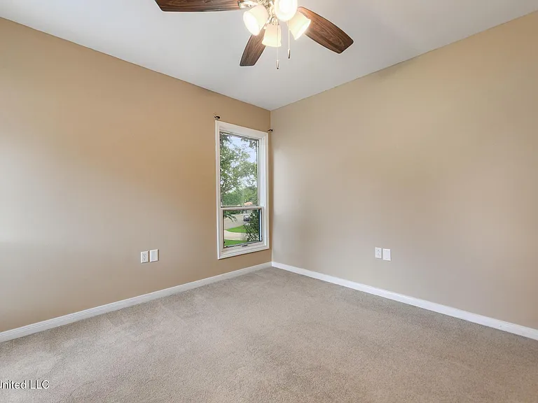 687 Oahu St — Photo 16