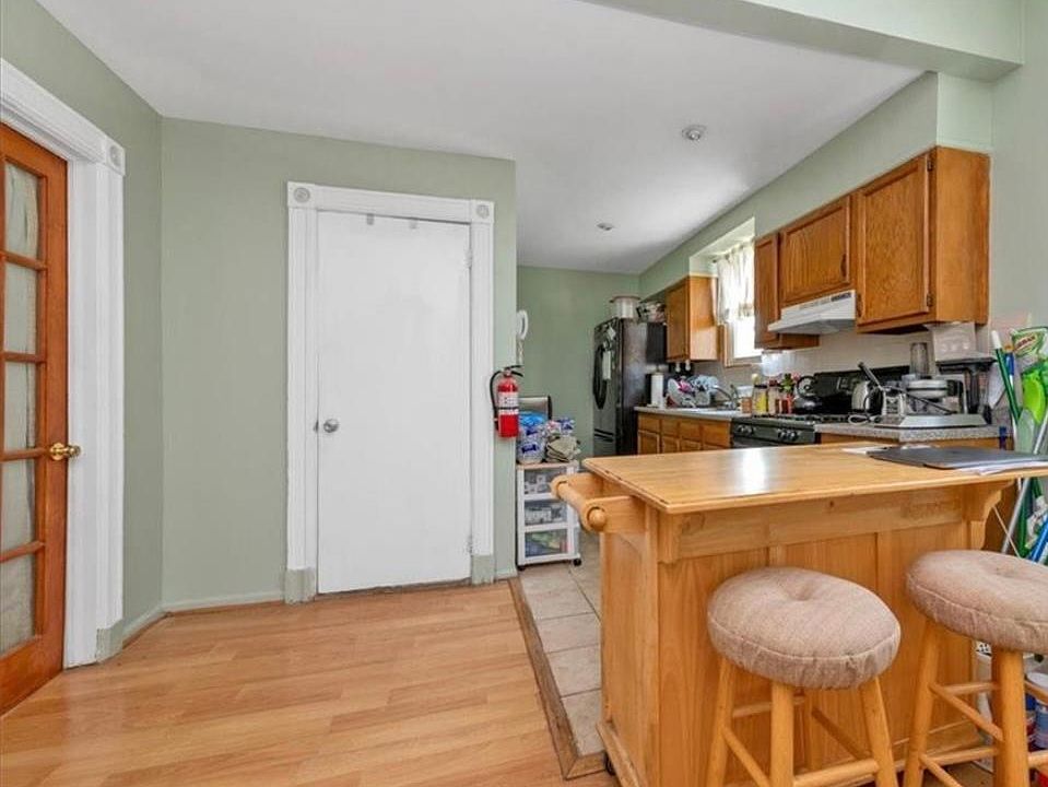 1st image of 168 Elm Ave Floor 2