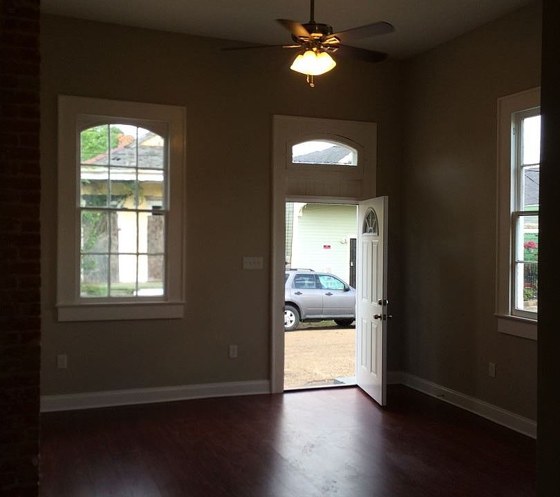 1st image of 2325 Pauger St