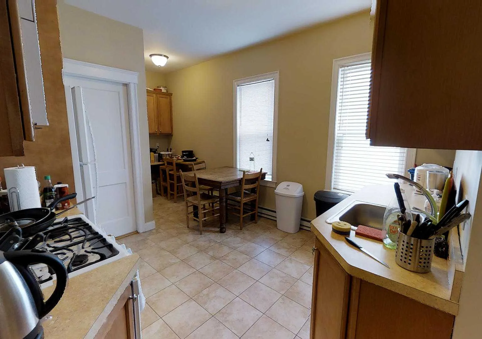 3 bed, $3,425 — Photo 4