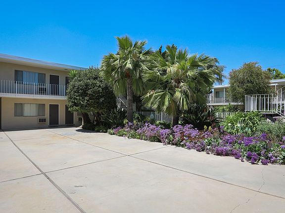 4th image of 14024 Oxnard St APT 24