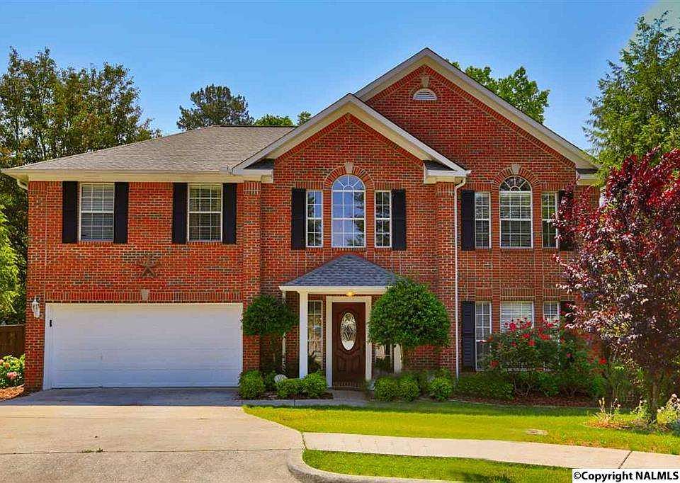 2nd image of 102 Carlisle Cir