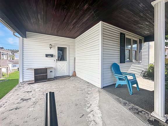 3rd image of 1030 Morton Ave