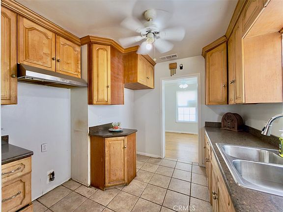 4th image of 10918 Laurel Canyon Blvd