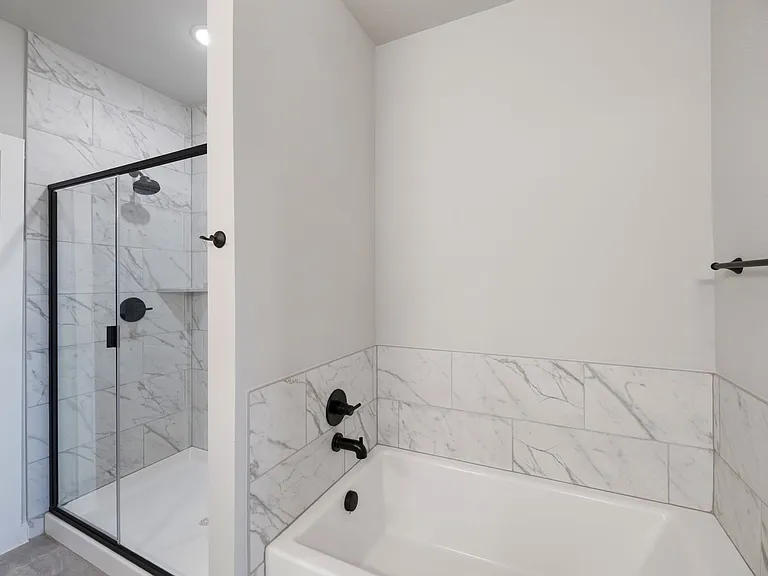 4407 Clovis Ct — Photo 24