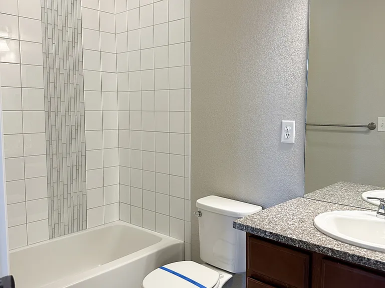 2nd Bath adjacent to beds 2 & 3