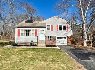 24 Larchmont Ter, Groton, CT 06355