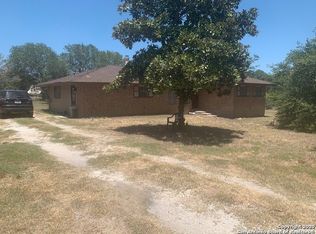 153 Wood Valley Dr, Adkins, TX 78101