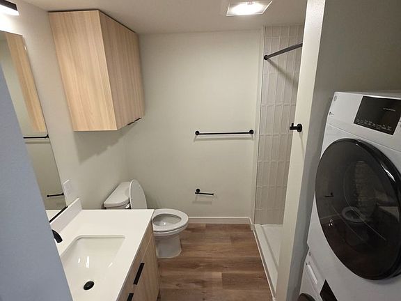 4th image of 4205 SW Genesee St #201