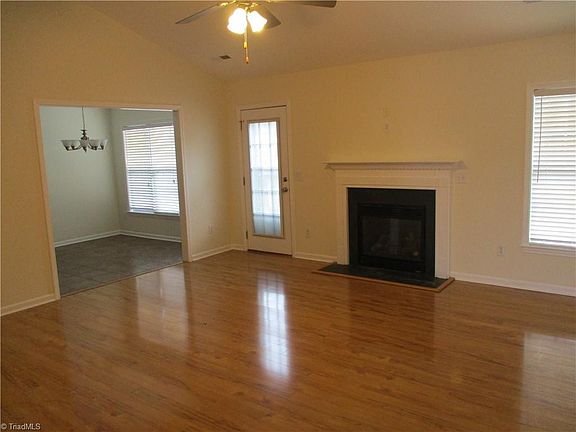 4th image of 921 Big Creek Ct
