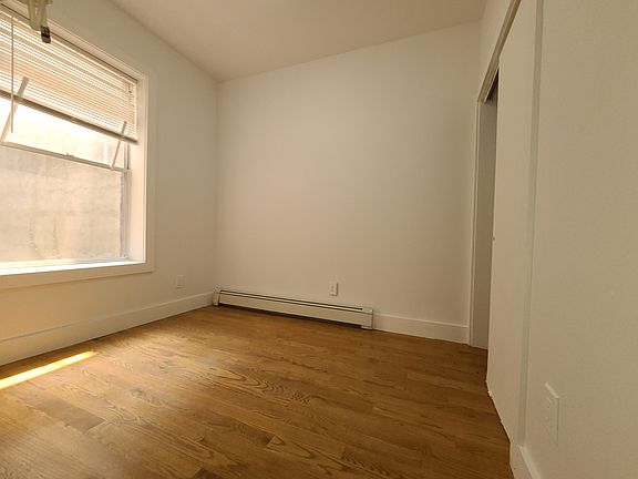 5th image of 211 Woodward St #3E
