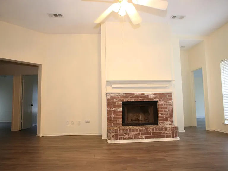 7305 Maplewood Dr — Photo 9