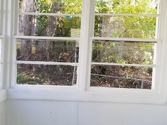 3rd image of 246 Saint Louis Ave
