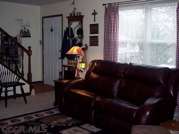 4th image of 301 Oakwood Ave