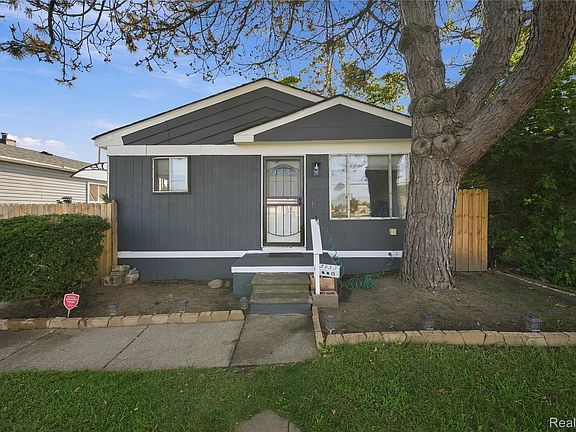 3rd image of 3933 11th St