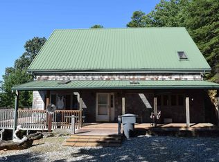 565 Mountain View Dr, Cleveland, GA 30528