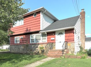 46 Gardner Ave, Hicksville, NY 11801