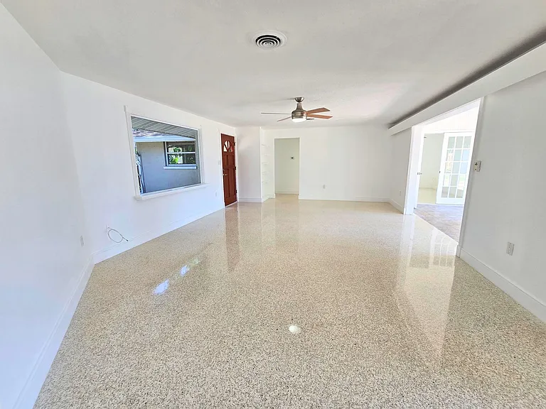2101 Alvarado Ln — Photo 5