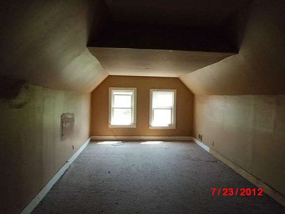 3rd image of 30 Dorris Ave