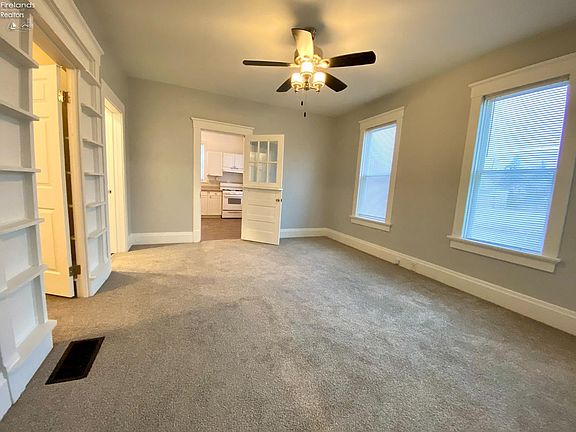 4th image of 803 N Depot St
