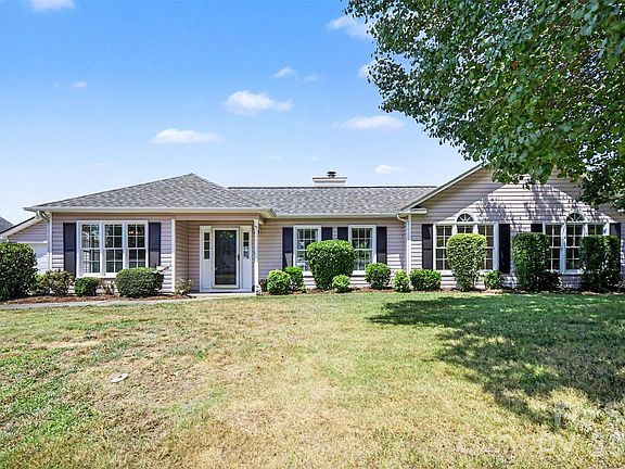 2nd image of 1619 Riverdale Dr