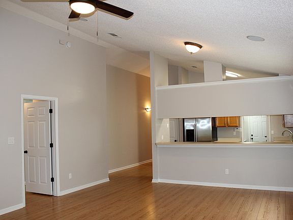 3rd image of 5334 Saint Ives Ln