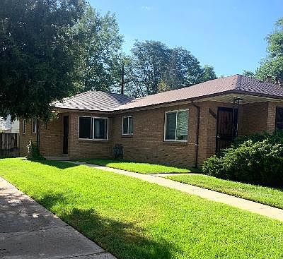 Front walk from street, 744 Clermont is the back unit.