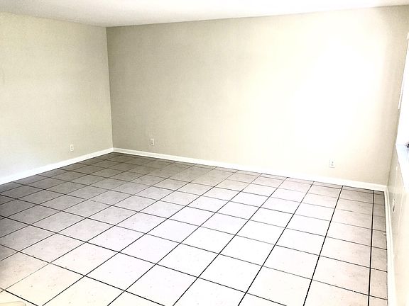 3rd image of 498 Piedmont K