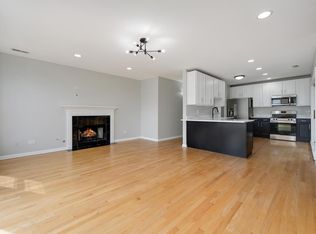 3312 W Beach Ave APT 3, Chicago, IL 60651