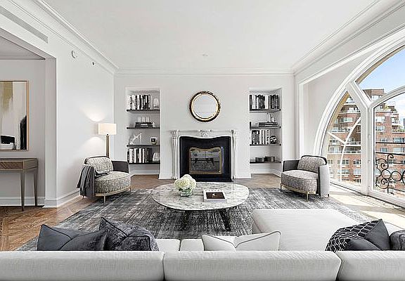 4th image of 27 E 79th St #Penthouse