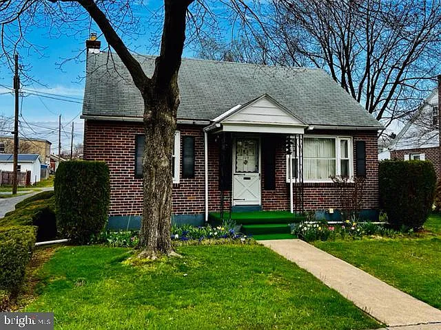 105 Monroe St photo 1