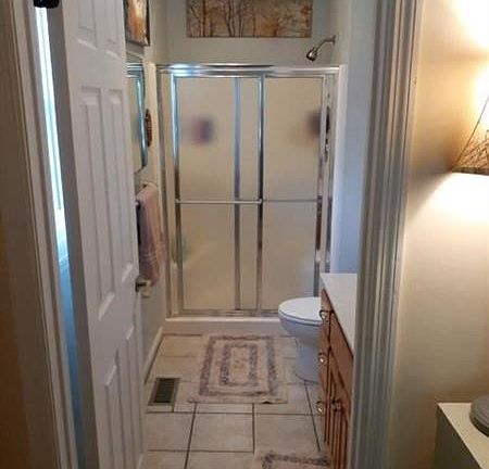 3rd image of 1352 Vine St NE