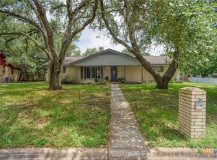 1705 Neuman St, Gonzales, TX 78629