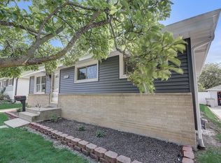 3215 S 98th St, Milwaukee, WI 53227