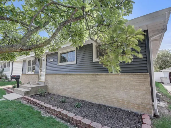 3215 South 98th STREET, Milwaukee, WI 53227