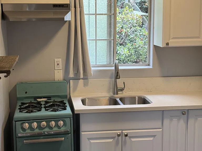 9303 Crest Dr — Photo 39