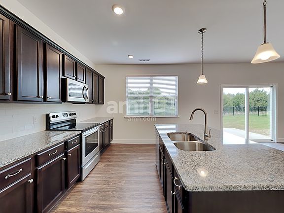 4th image of 1028 Bluewater Point Dr
