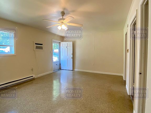 5th image of 8937 Germont Ave #2