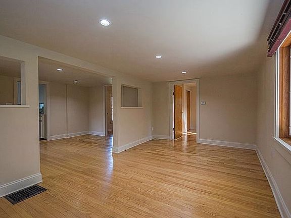 3rd image of 2672 Elmwood St
