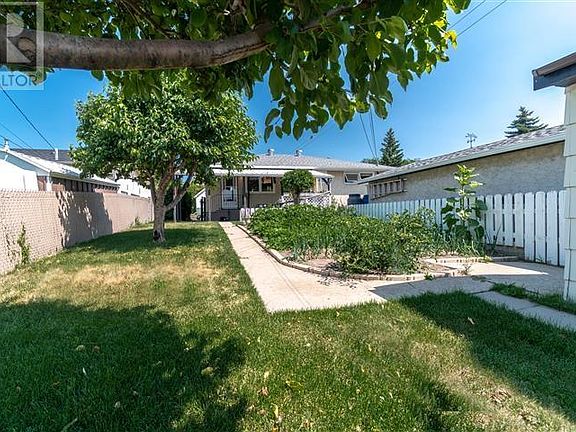 4th image of 1319 Athabasca St W