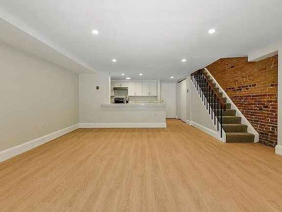 2nd image of 97A Appleton St #A