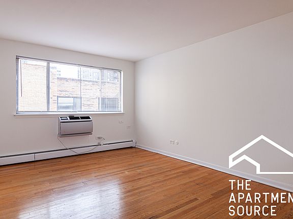 3rd image of 441 W Barry Ave APT 525