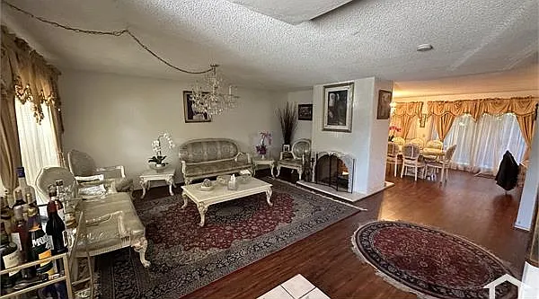 3 bed, 2057 sqft, $5,000 — Photo 3