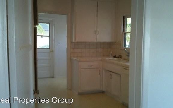 3rd image of 3829 Jennings St