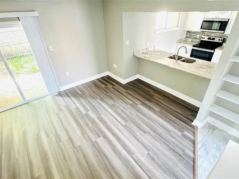 4016 Woodfern Dr #B-8 — Photo 24