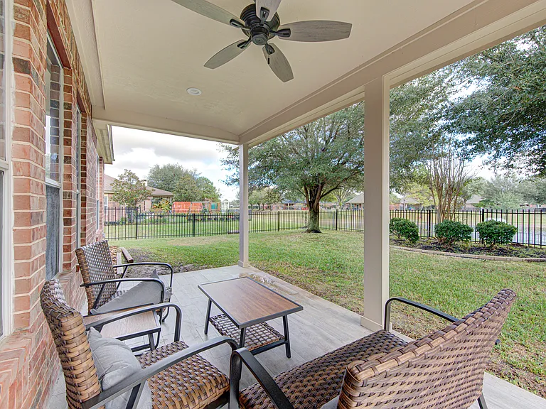 9422 Comstock Meadows Dr — Photo 4